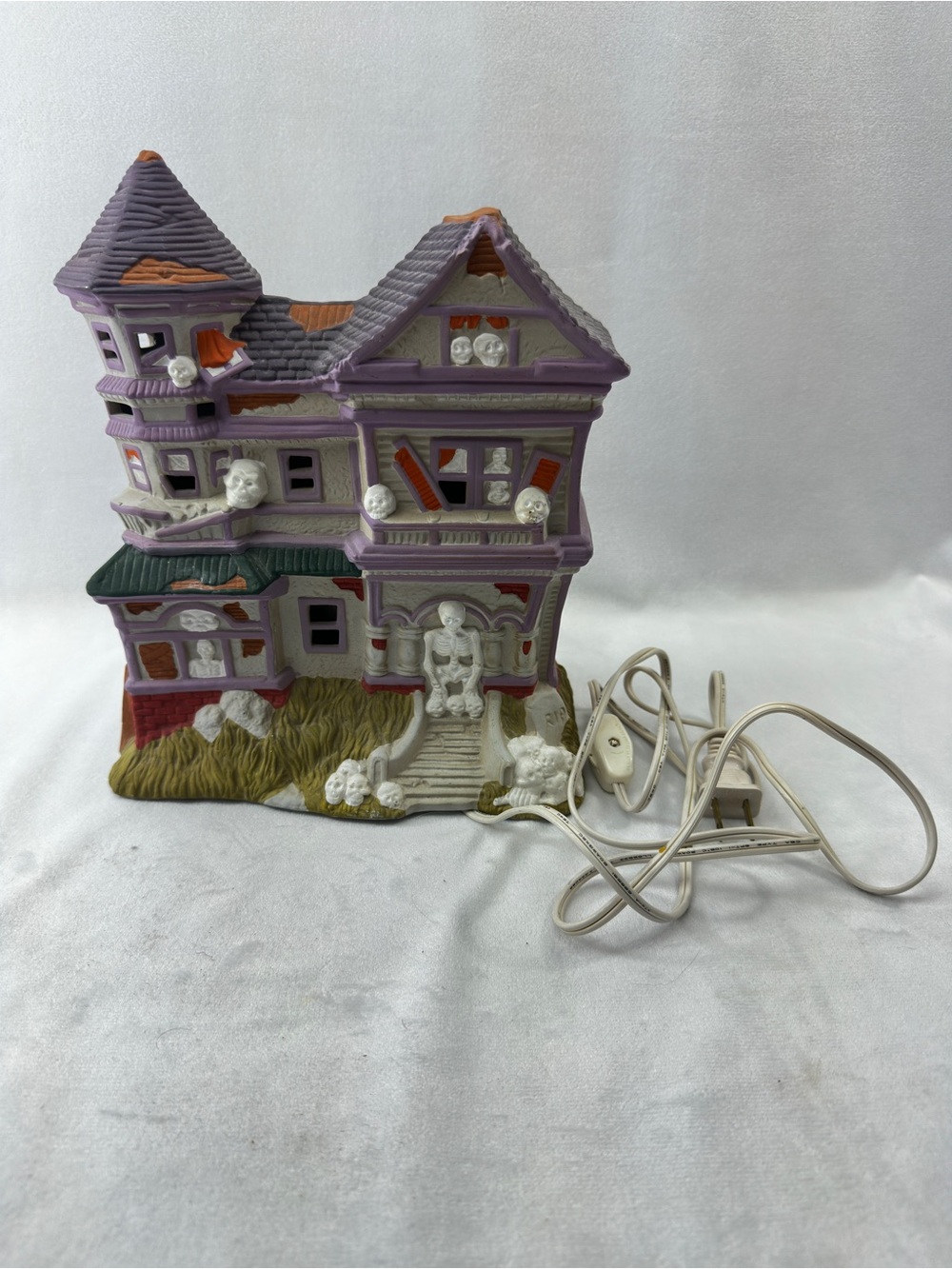Vintage Halloween Light Up Haunted House Skeletons Pacific Rim At Home Victorian